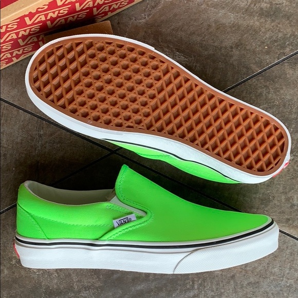 VANS CLASSIC SLIP ON NEON Green GECKO/True White W - Picture 4 of 16